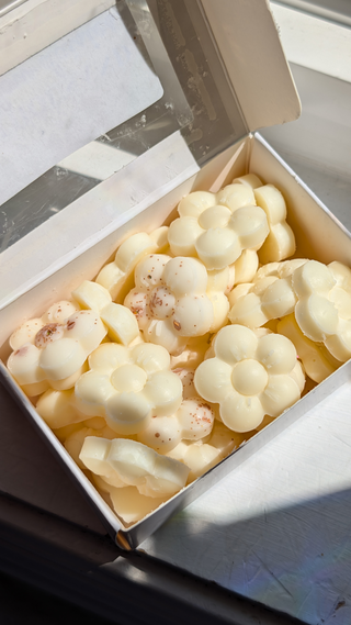 A Thousand Yellow Daisies Flower Wax Melts