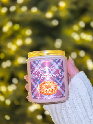 🎄 Christmas at the Gilmores — Apple Tart & Vanilla Spice
Friday night elegance meets fresh-baked warmth Gilmore Girls Inspired Candle
